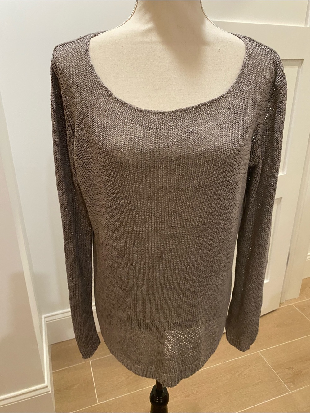 Vince Scoop Neck Long Sleeve Sweater in Heather Taupe